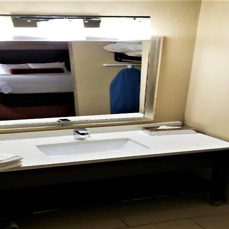 Quality Suites Nashville Airport Ngoại thất bức ảnh