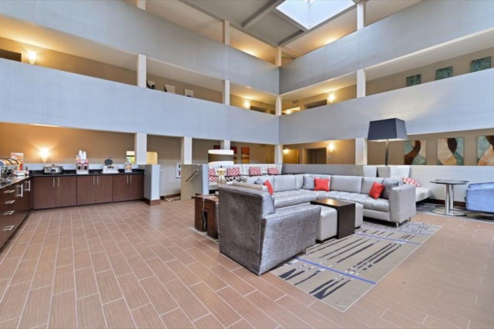Quality Suites Nashville Airport Ngoại thất bức ảnh
