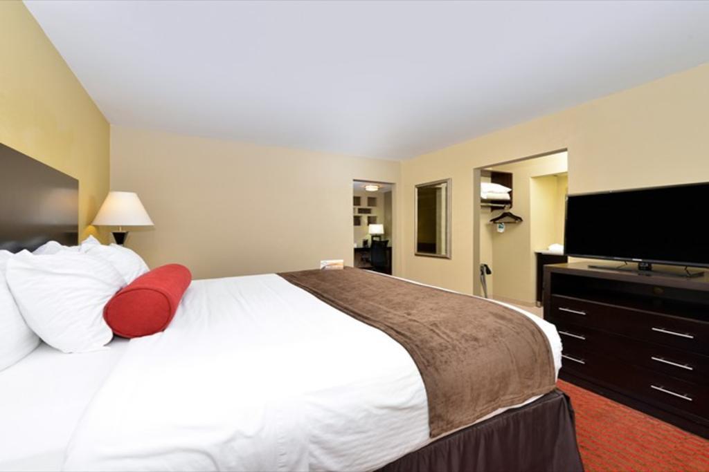Quality Suites Nashville Airport Ngoại thất bức ảnh
