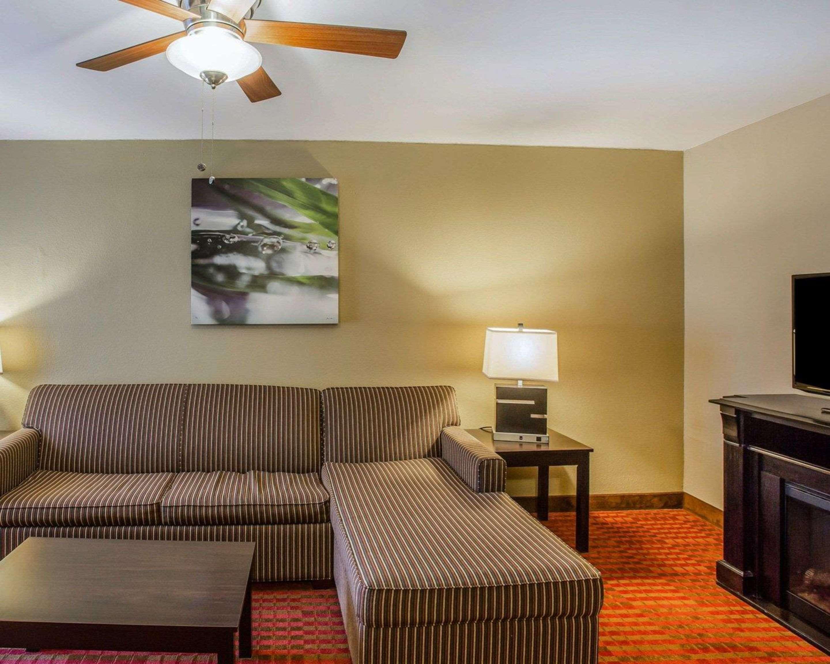Quality Suites Nashville Airport Ngoại thất bức ảnh